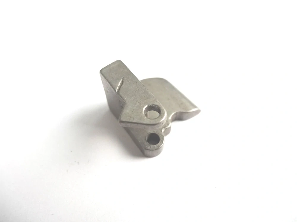 Kladívko vyhazovače levé